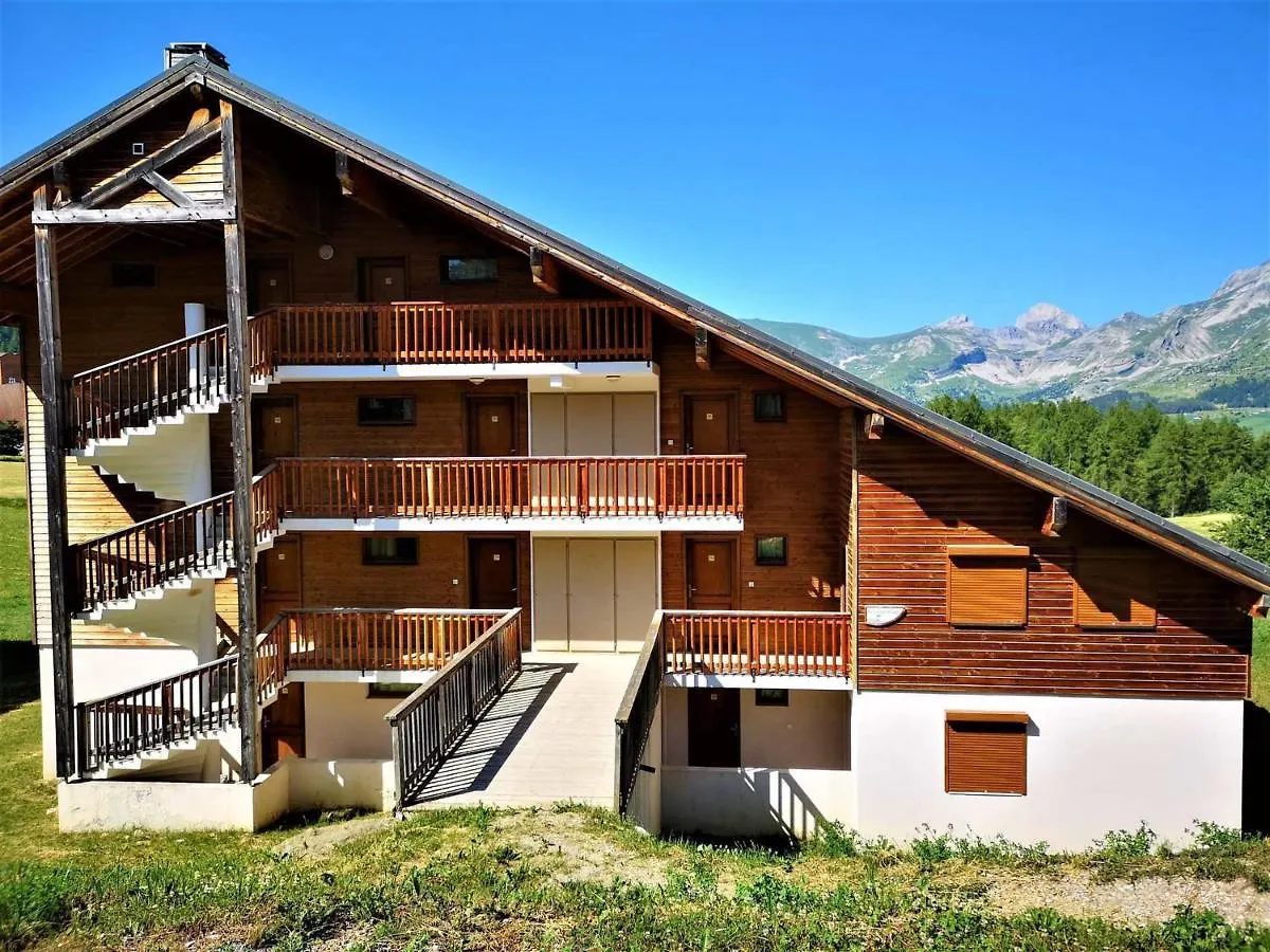 Apartment Studio Cabine Pour 4 Avec Parking Gratuit A La Joue Du Loup - Fr-1-504-633 Le Devoluy France