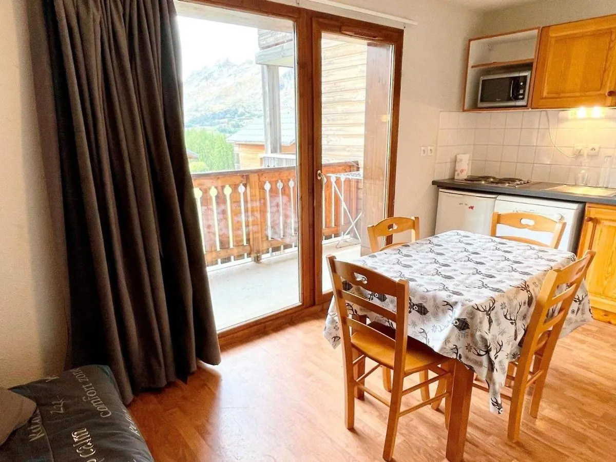 Apartment Studio Cabine Pour 4 Avec Parking Gratuit A La Joue Du Loup - Fr-1-504-633 Le Devoluy