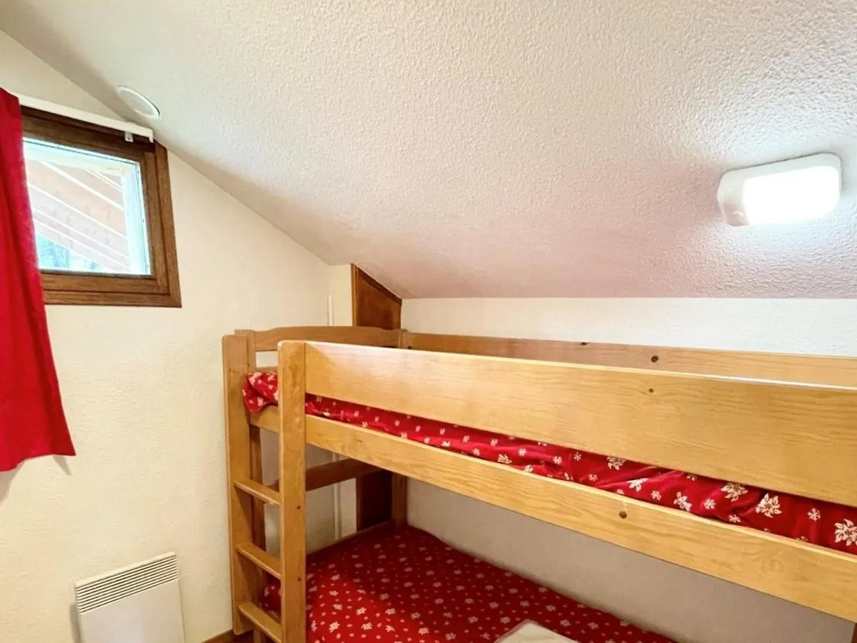 Studio Cabine Pour 4 Avec Parking Gratuit A La Joue Du Loup - Fr-1-504-633 Le Devoluy 0*,  France