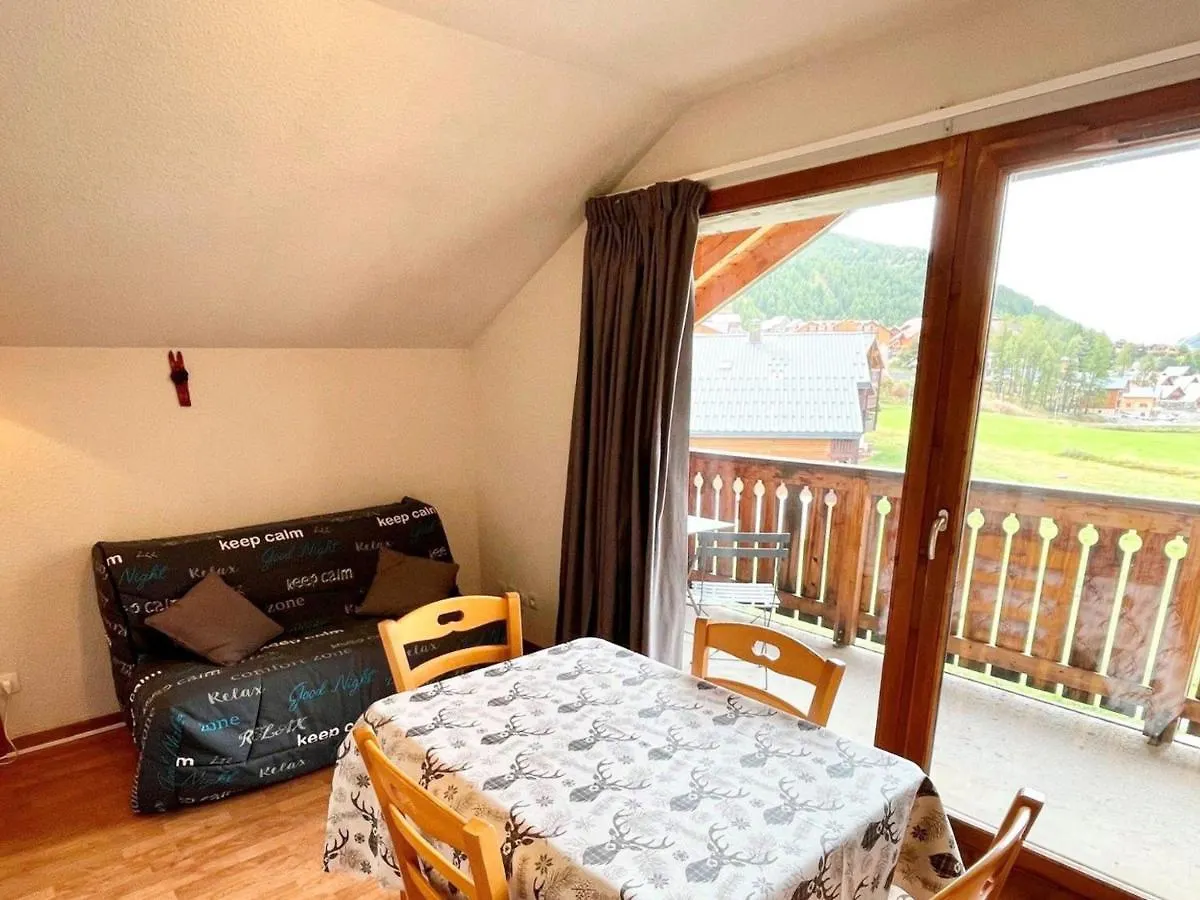 Apartment Studio Cabine Pour 4 Avec Parking Gratuit A La Joue Du Loup - Fr-1-504-633 Le Devoluy